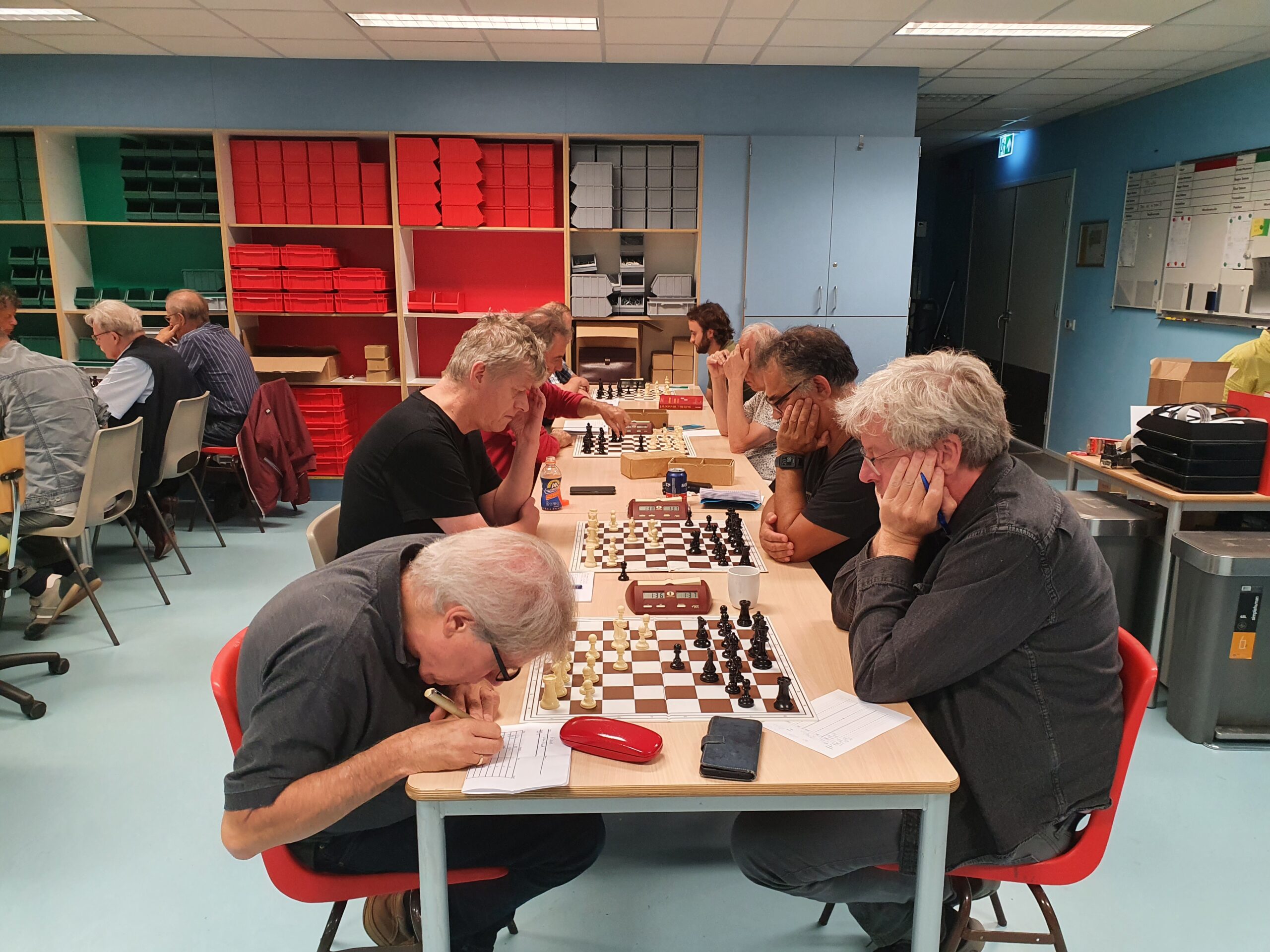 Groep C rechts André van Kuijk tegen Hans Corbeel